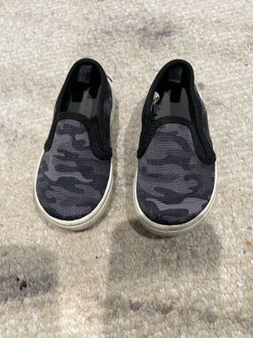 Used-Toddlers Slip-On Camo Sneakers in Black